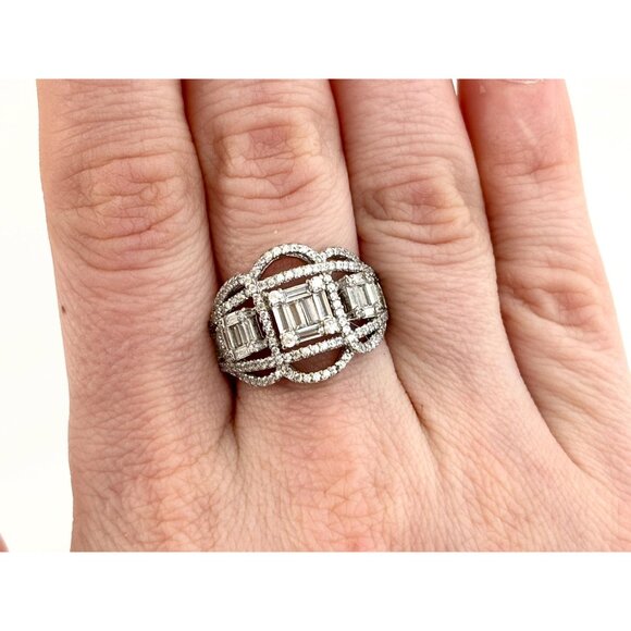 Crown Shaped Scalloped Cubic Zirconia Vintage Sterling Silver Ring - sz 8 - Picture 9 of 10